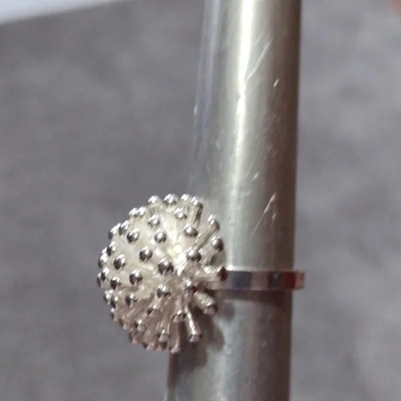 FINE SOLID STERLING SILVER .925 STARBURST DESIGNED SIZE 6 RING - Picture 4 of 9